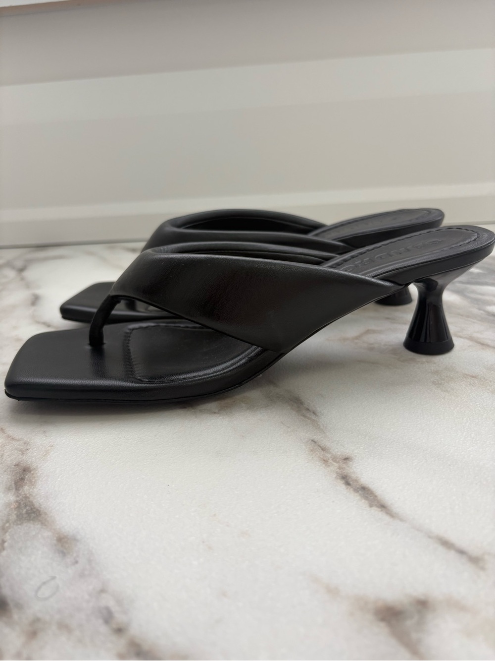 Sandro Black Leather Thong Heeled Sandals Size 40 - Picture 5 of 13